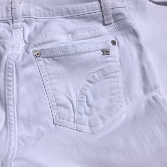 Joe’s Jeans 24” White Kicker Cropped - Picture 4 of 8